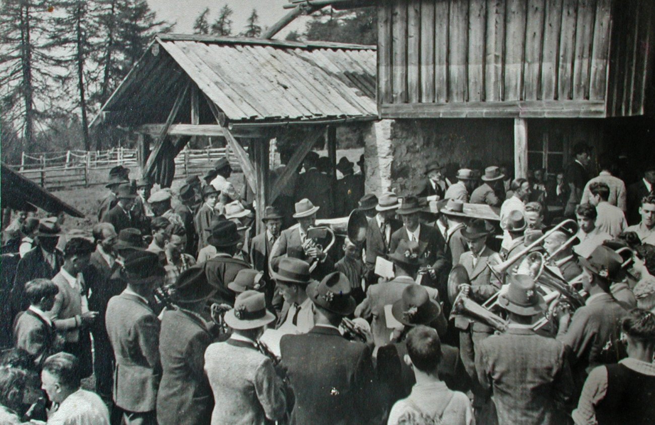 1941 auf der Schönrastalm in Aldein